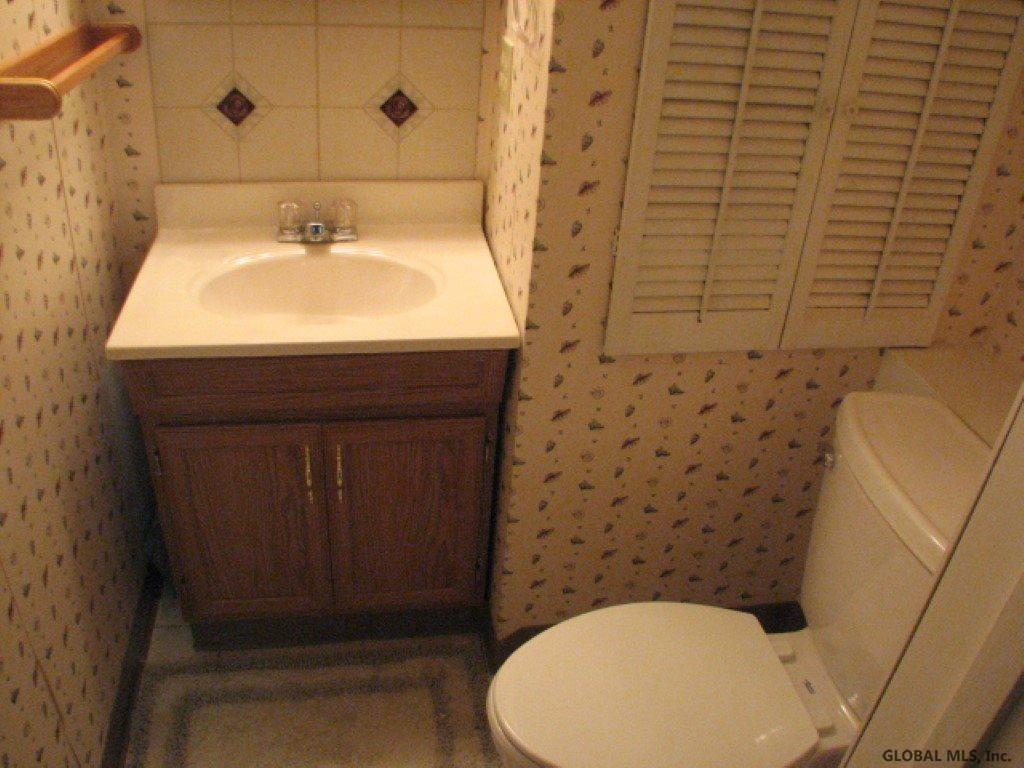 23 Oxford Road Albany, NY 12203 - Photo 14 of 24 Photo 14