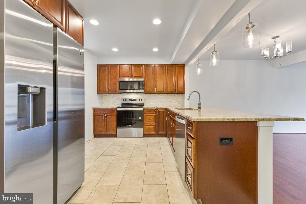 6026 Timber Hollow Lane Springfield, VA 22152 - Photo 6 of 23 Gallery Image 6
