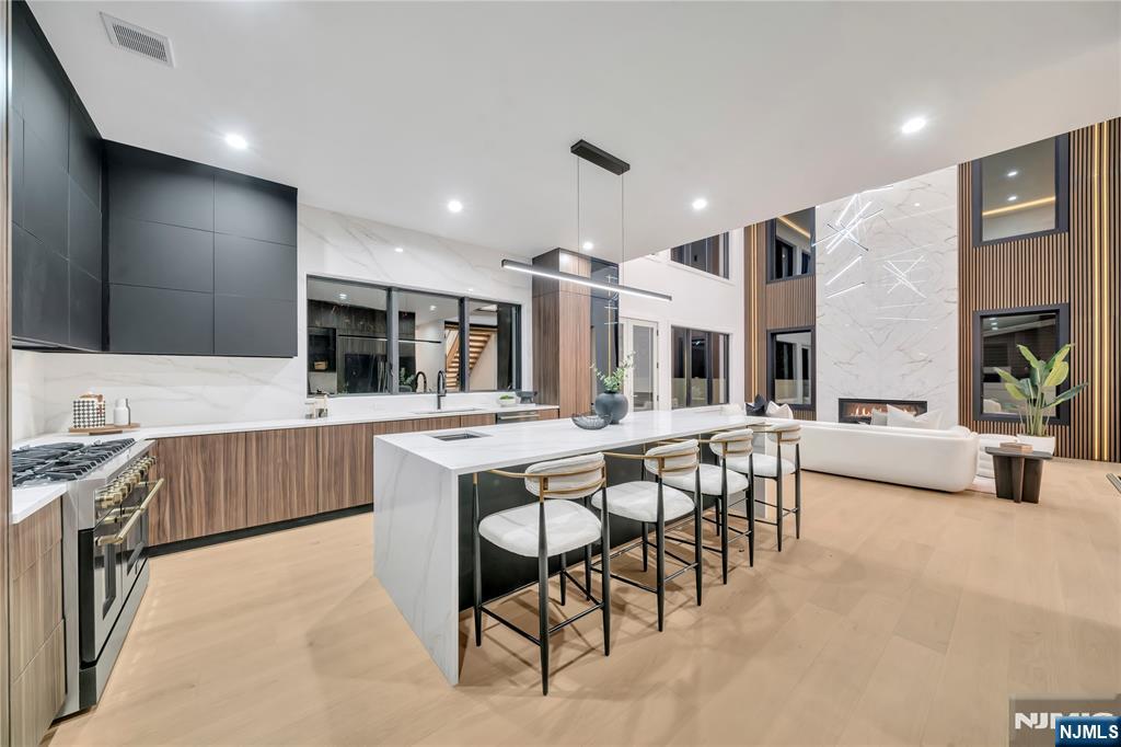 801 Godwin Road Paramus, NJ 07652 - Photo 20 of 50