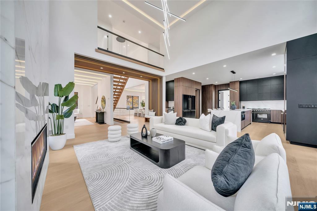 801 Godwin Road Paramus, NJ 07652 - Photo 22 of 50