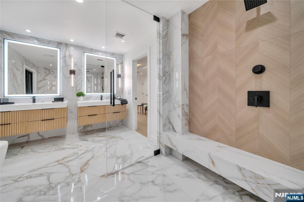 801 Godwin Road Paramus, NJ 07652 - Photo 36 of 50