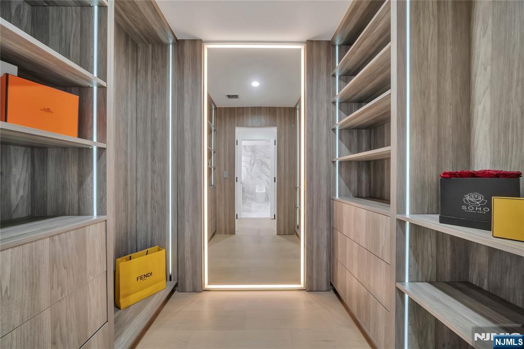 801 Godwin Road Paramus, NJ 07652 - Photo 39 of 50