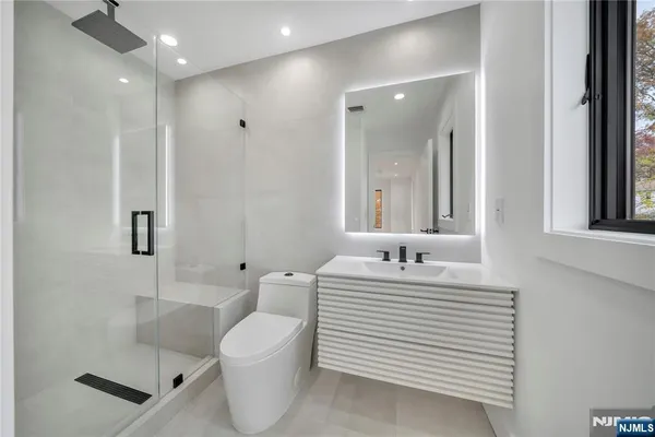 $19,500 | 801 Godwin Road, Paramus, NJ 07652