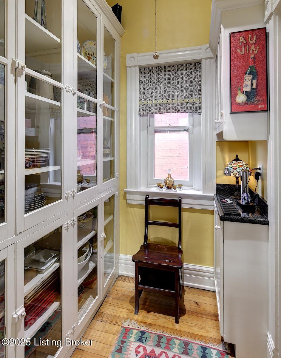 1135 Cherokee Road Louisville, KY 40204 - Photo 20 of 55 Butlers pantry