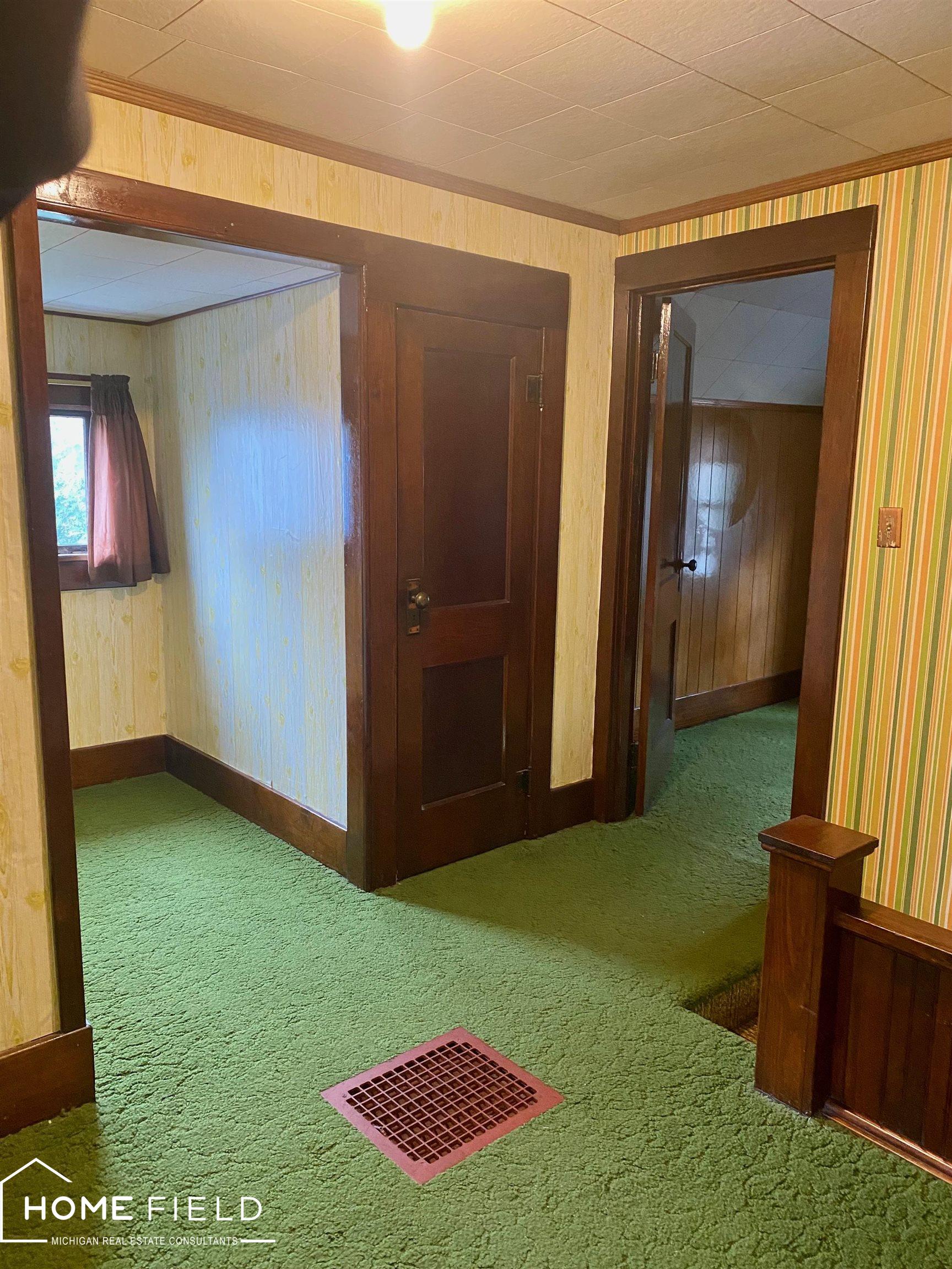 306 Genesee Street Owosso, MI 48867 - Photo 11 of 12