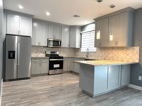 $1,999 | 1406 East Cinnabar Avenue, Phoenix, AZ 85020