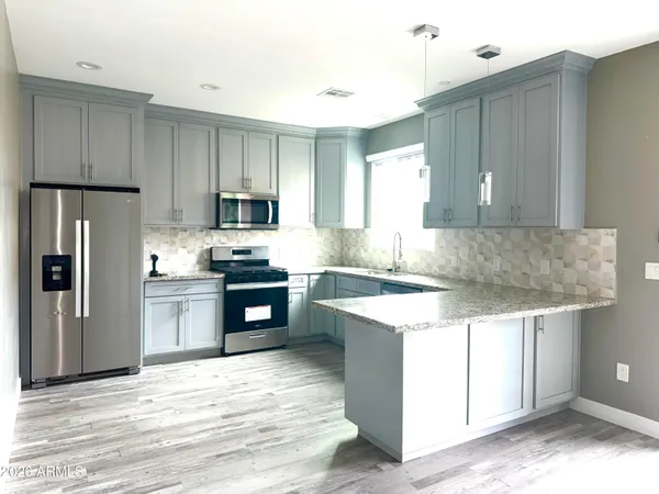 $2,050 | 1406 East Cinnabar Avenue, Phoenix, AZ 85020