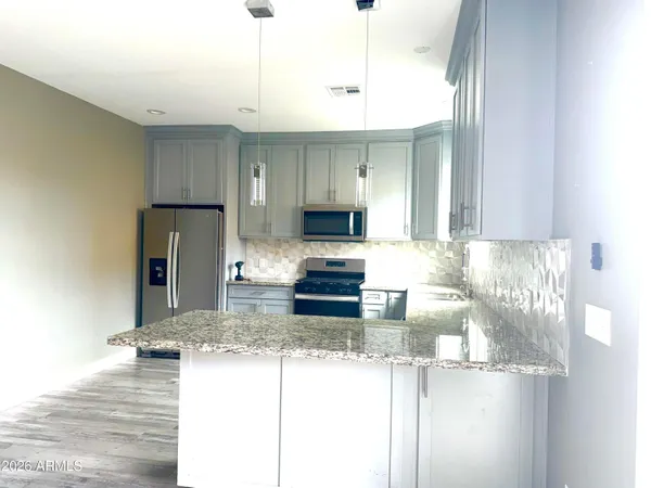 $2,050 | 1406 East Cinnabar Avenue, Phoenix, AZ 85020