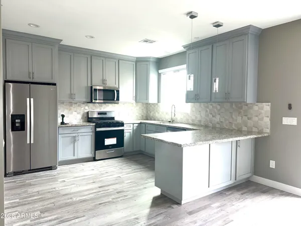 $2,090 | 1406 East Cinnabar Avenue, Phoenix, AZ 85020