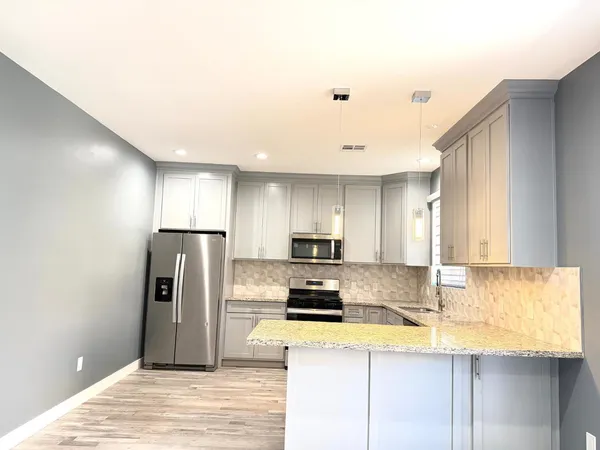 $1,999 | 1406 East Cinnabar Avenue, Phoenix, AZ 85020