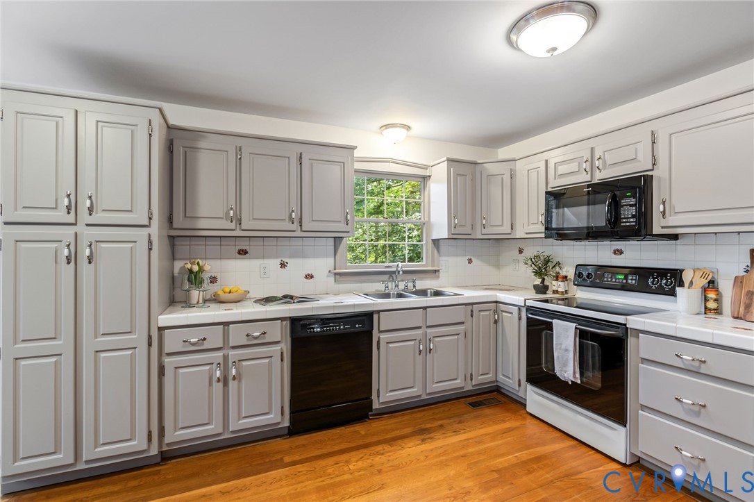 71 Old Mill Road Dillwyn, VA 23936 - Photo 12 of 31 Freshly painted cabinetry, lots of counter space,