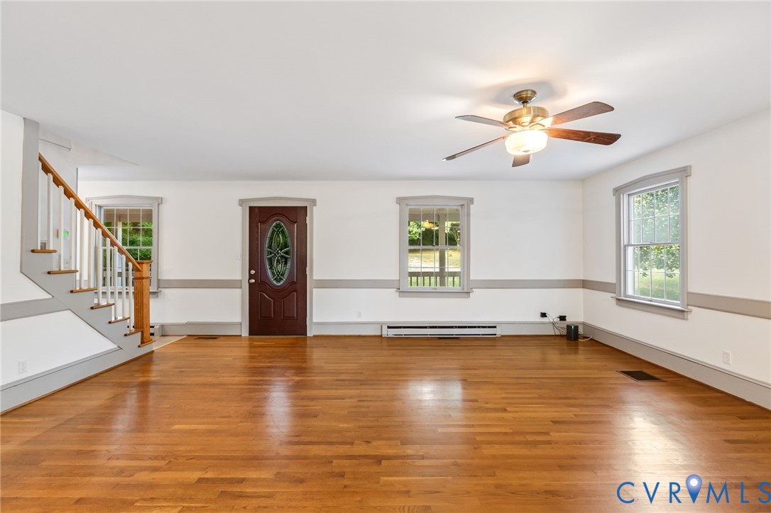 71 Old Mill Road Dillwyn, VA 23936 - Photo 6 of 31 Bright and open living room with hardwood floors a