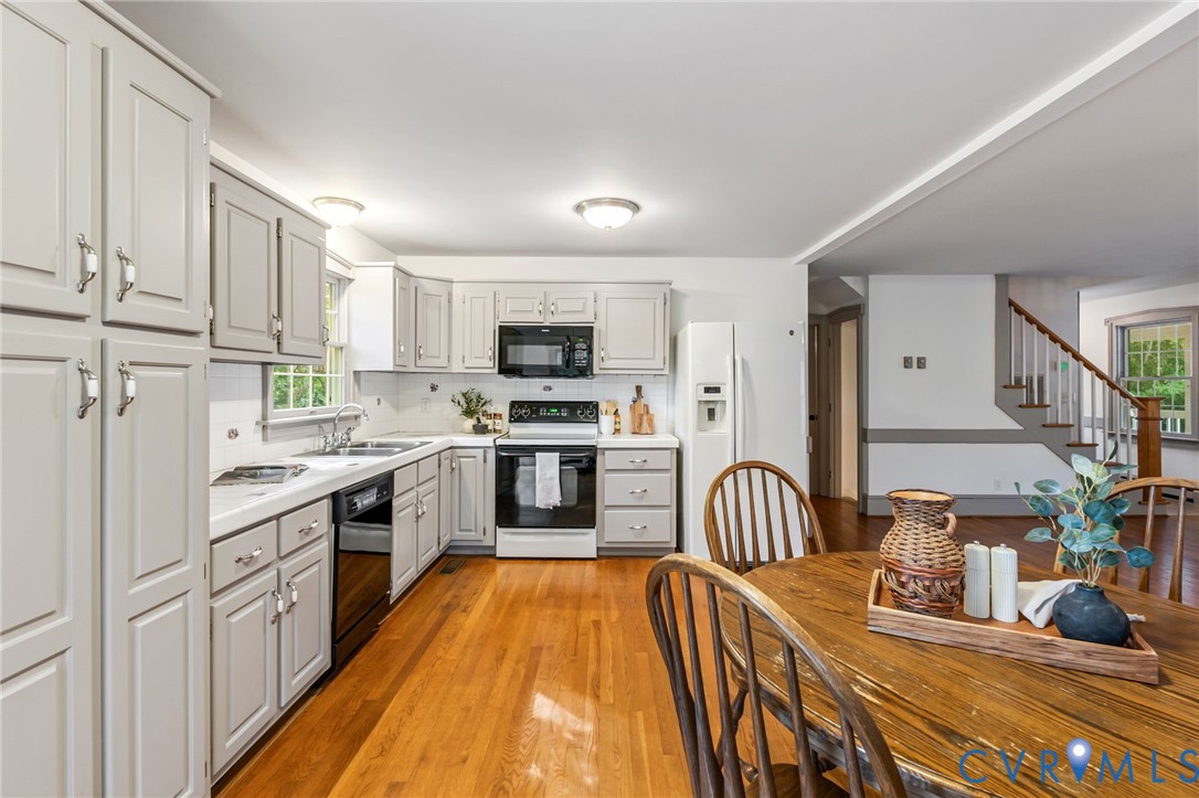 71 Old Mill Road Dillwyn, VA 23936 - Photo 10 of 31 Freshly painted cabinetry, lots of counter space,