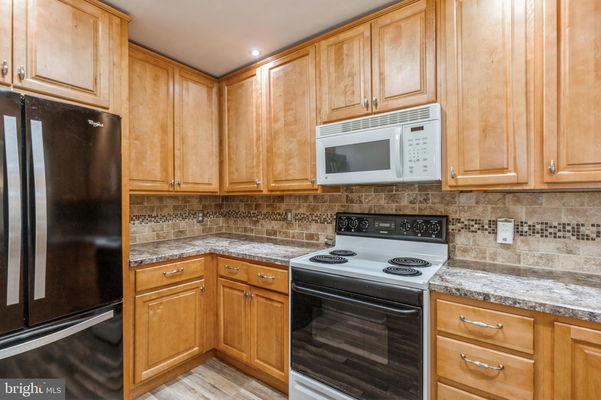 25 Church Road, Unit 3 Maple Shade, NJ 08052 - Photo 11 of 25 Gallery Image 11