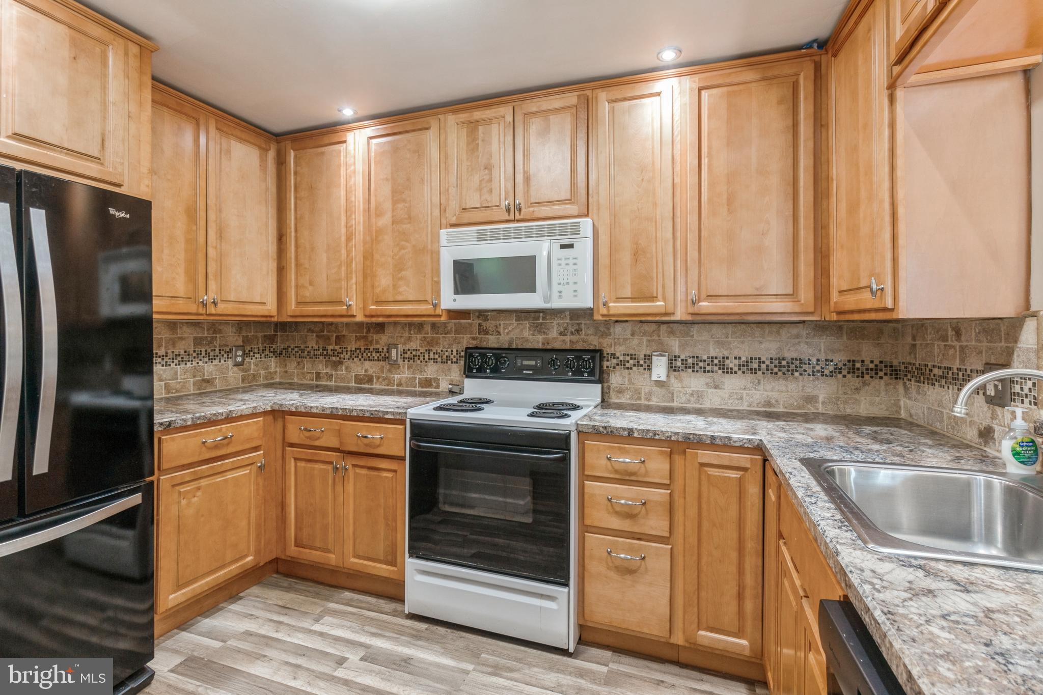 25 Church Road, Unit 3 Maple Shade, NJ 08052 - Photo 12 of 25 Gallery Image 12