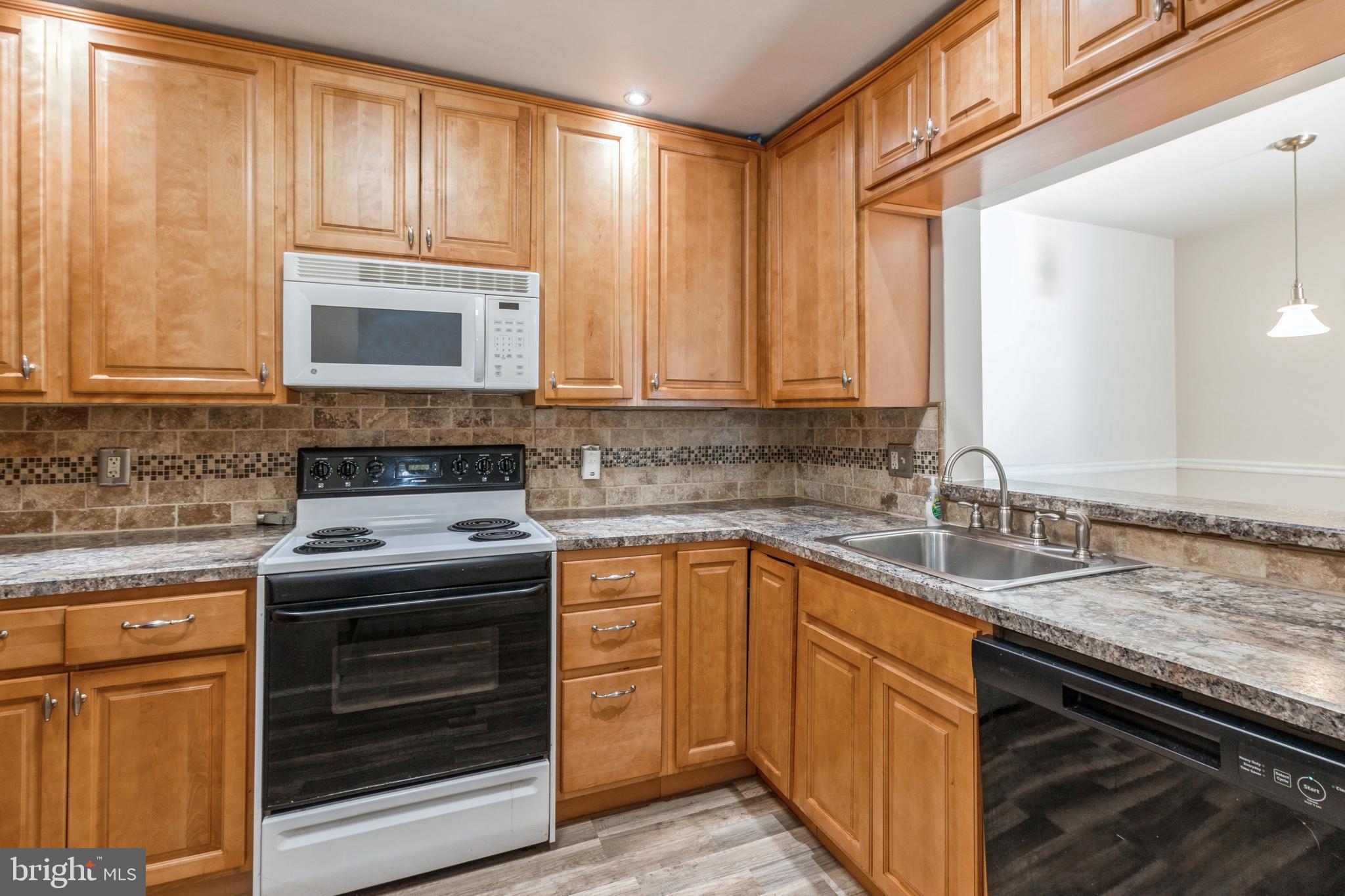 25 Church Road, Unit 3 Maple Shade, NJ 08052 - Photo 10 of 25 Gallery Image 10