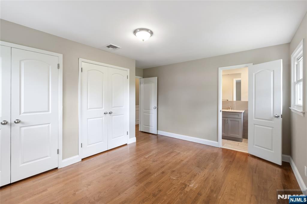 377 Chelsea Street Paramus, NJ 07652 - Photo 10 of 30 Gallery Image 10