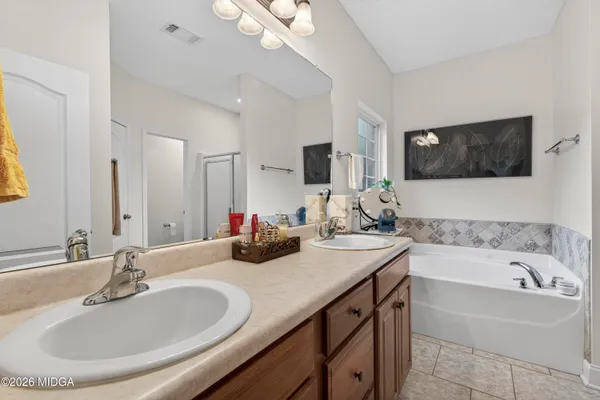 $319,900 | 122 Shadow Lawn Drive, Byron, GA 31008