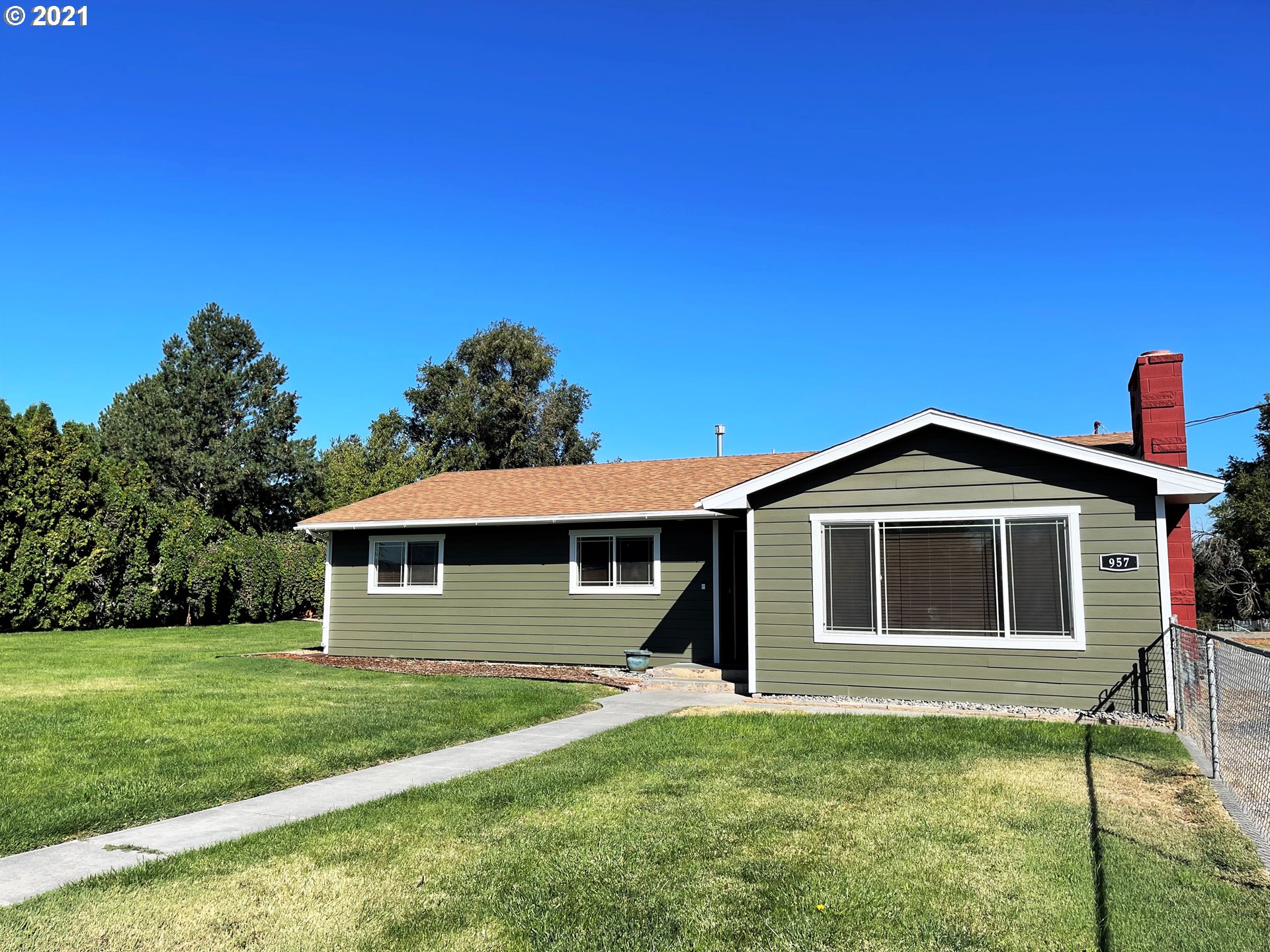 957 East Ridgeway Avenue Hermiston, OR 97838 - Photo 1 of 23 Gallery Image 1