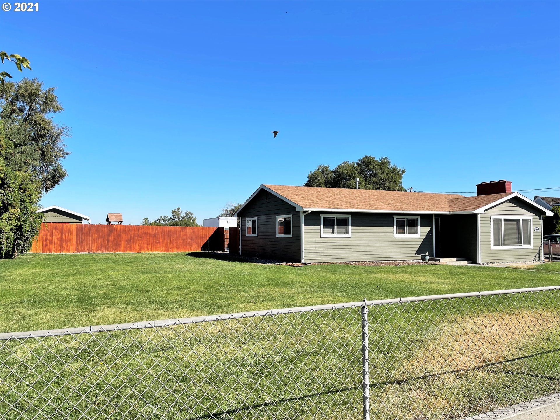957 East Ridgeway Avenue Hermiston, OR 97838 - Photo 2 of 23 Gallery Image 2