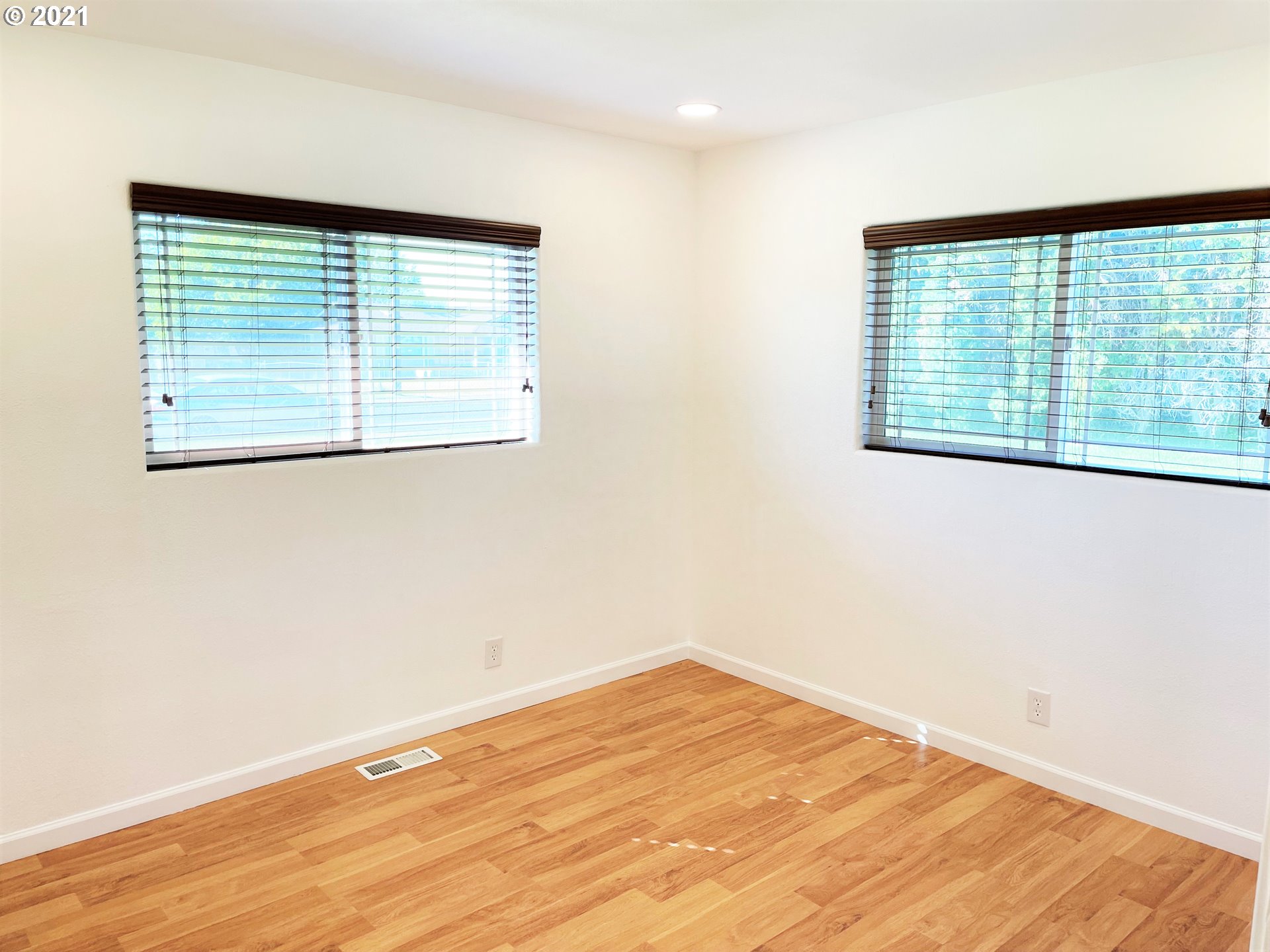 957 East Ridgeway Avenue Hermiston, OR 97838 - Photo 17 of 23 Gallery Image 17