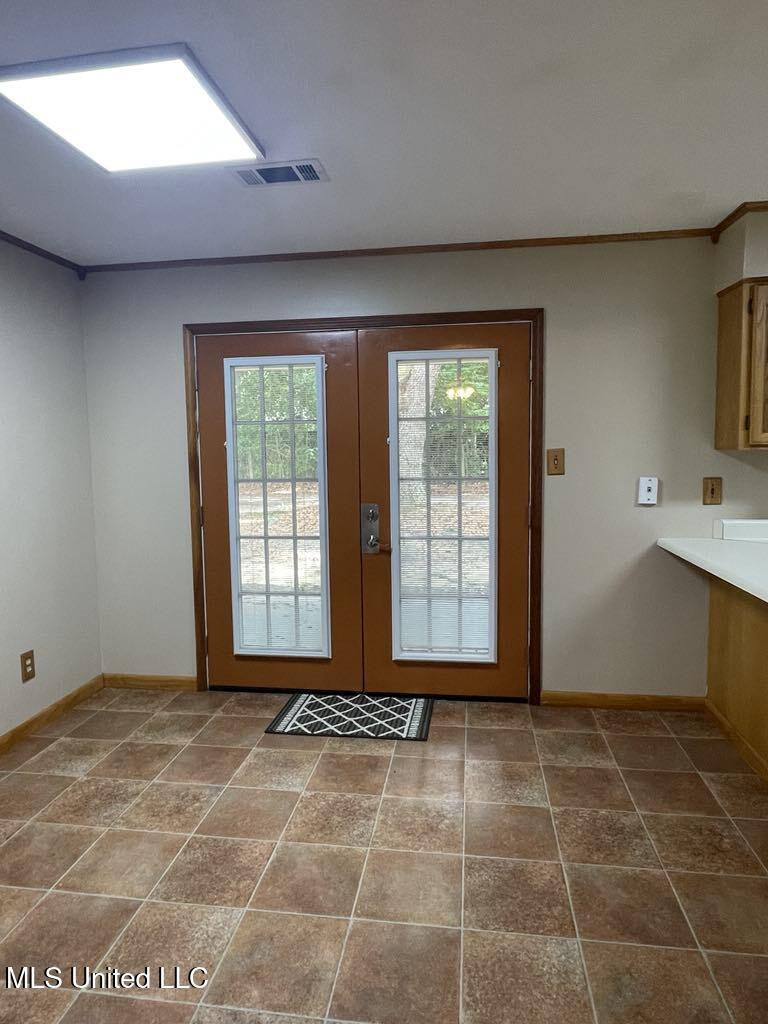 15501 Mallett Road Biloxi, MS 39532 - Photo 11 of 35 4Dininga