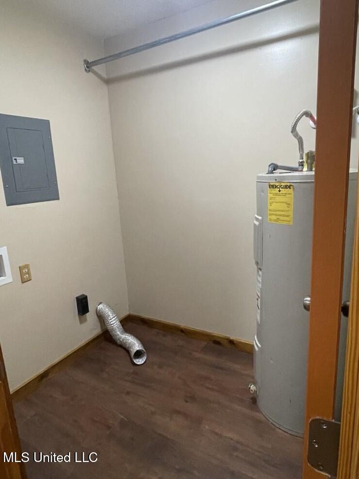 15501 Mallett Road Biloxi, MS 39532 - Photo 17 of 35 6LaundryRoom