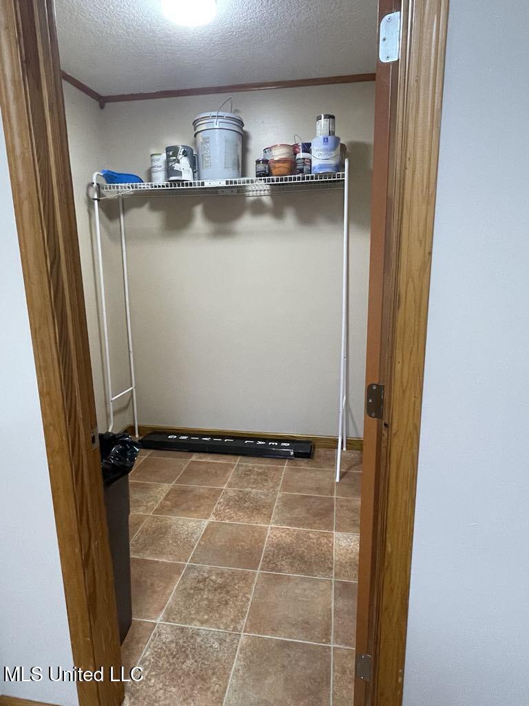 15501 Mallett Road Biloxi, MS 39532 - Photo 18 of 35 6UtilityRoom