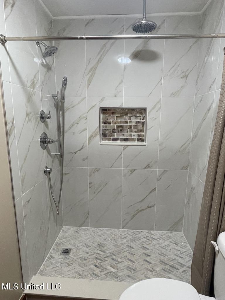 15501 Mallett Road Biloxi, MS 39532 - Photo 23 of 35 8PrimaryBathc