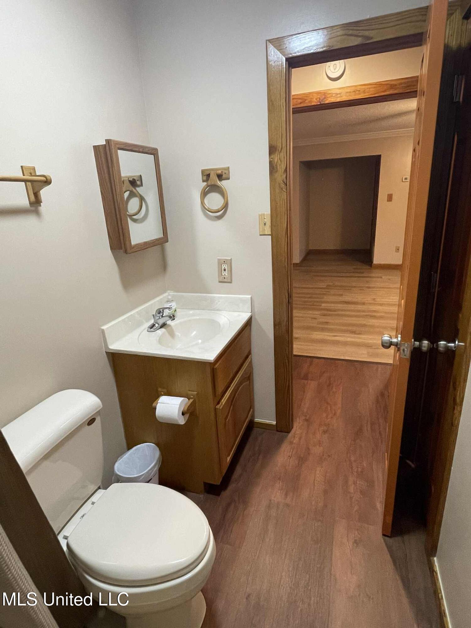 15501 Mallett Road Biloxi, MS 39532 - Photo 29 of 35 Bath 2