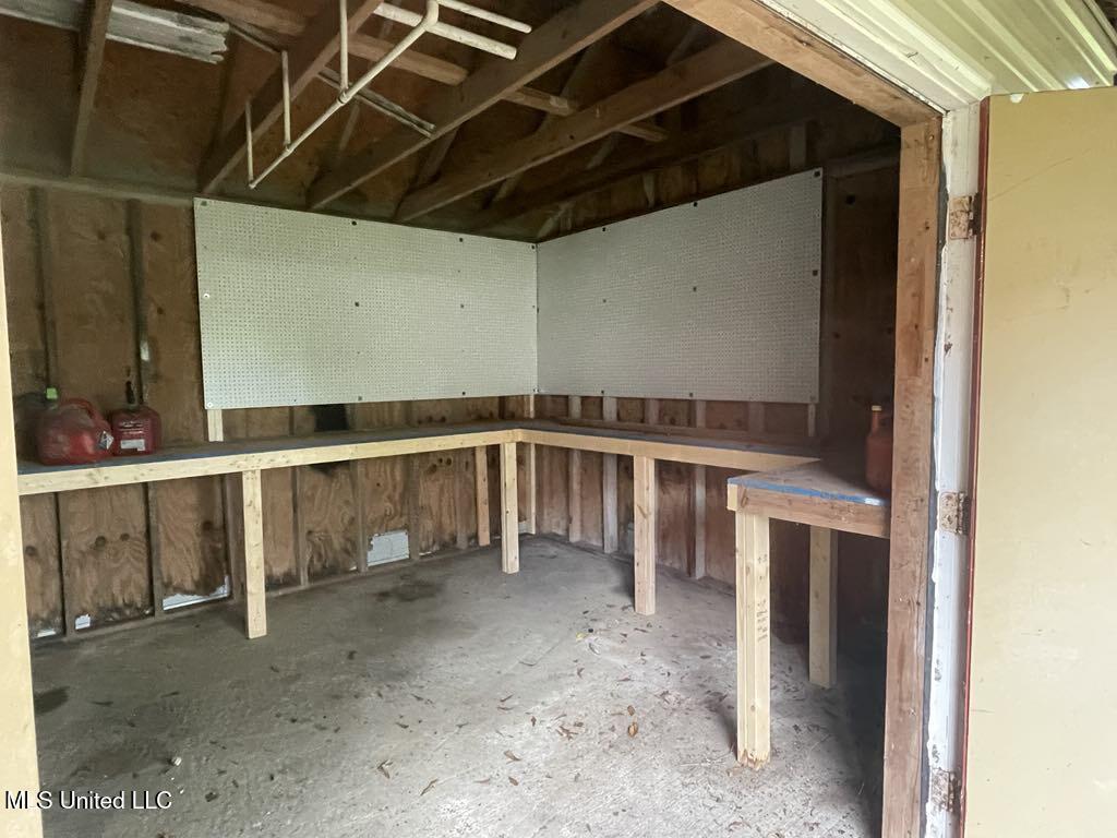 15501 Mallett Road Biloxi, MS 39532 - Photo 34 of 35 12StorageBldgc