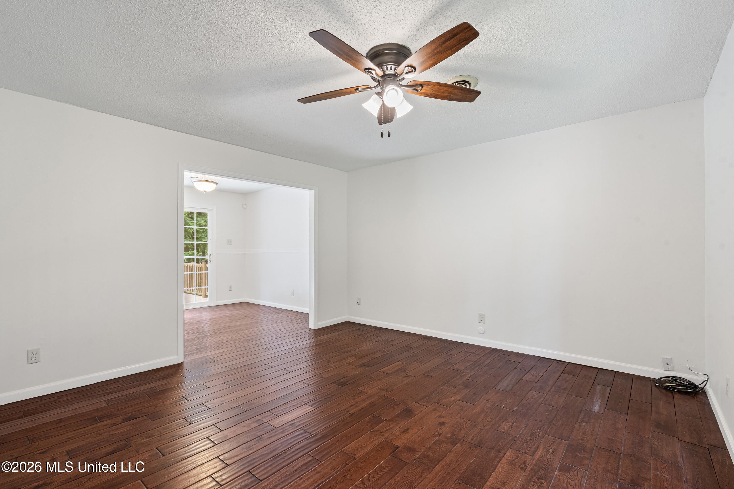 7145 Westbranch Road Olive Branch, MS 38654 - Photo 9 of 39 Main Level Living Room