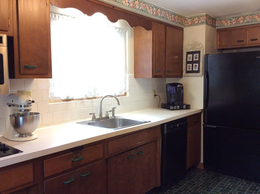 8 Long Meadow Road Chelmsford, MA 01824 - Photo 9 of 17