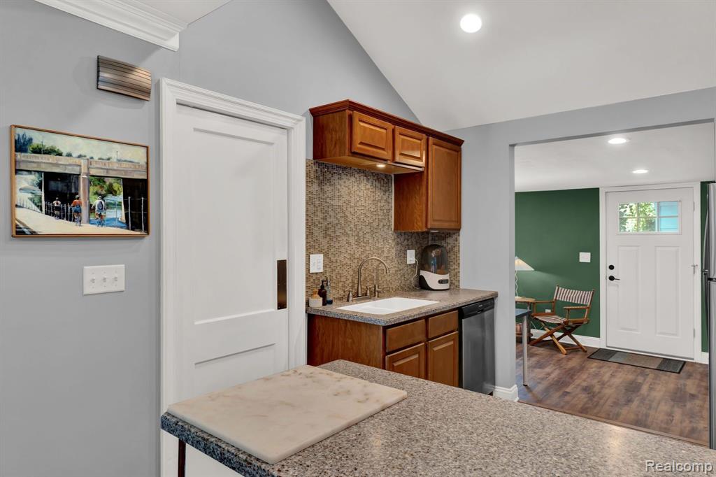 607 Stratford Road Ferndale, MI 48220 - Photo 13 of 29