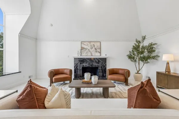 $5,500 | 10541 Berry Knoll Drive, Dallas, TX 75230