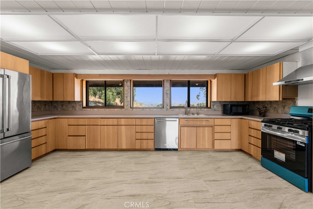 6308 Hawarden Drive Riverside, CA 92506 - Photo 13 of 40