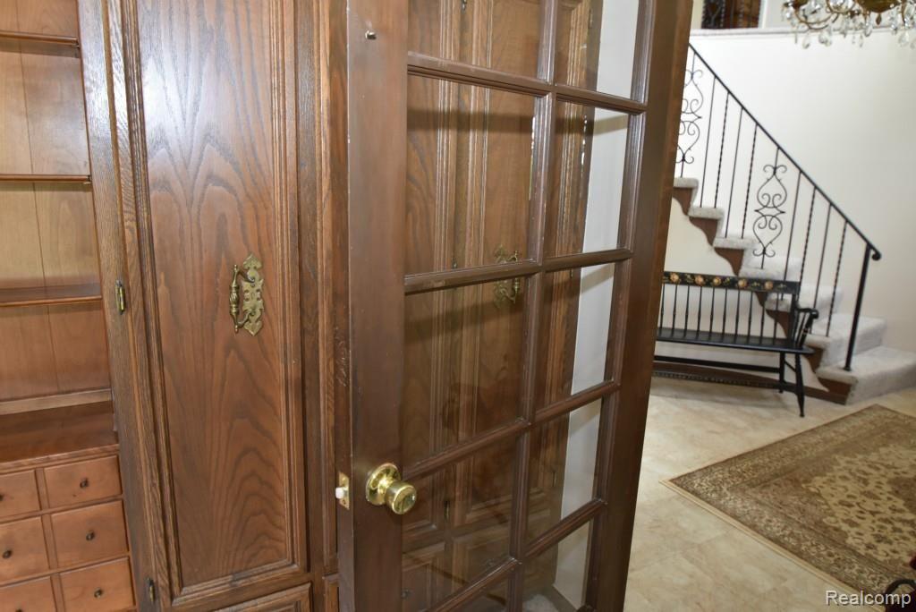2284 West Avon Road Rochester Hills, MI 48309 - Photo 35 of 53