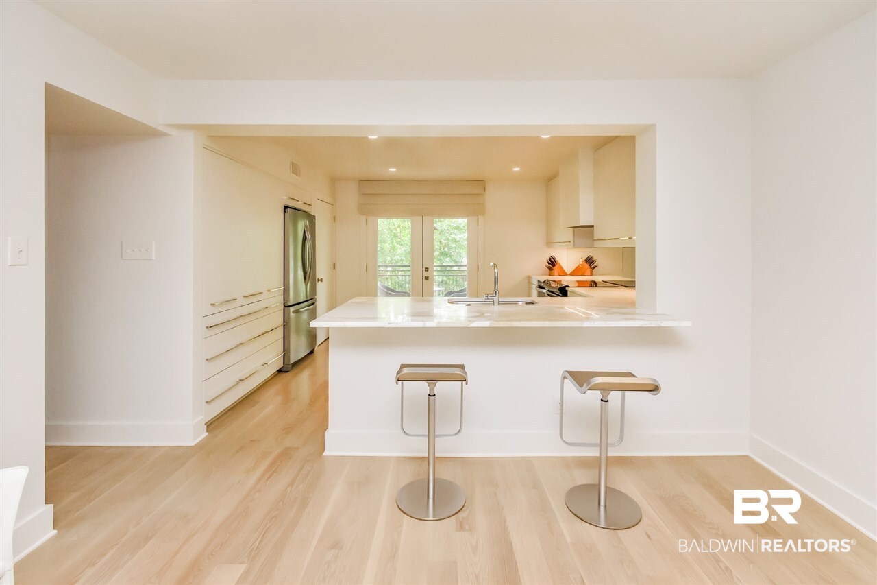 4009 Old Shell Road, Unit E12 Mobile, AL 36608 - Photo 11 of 35