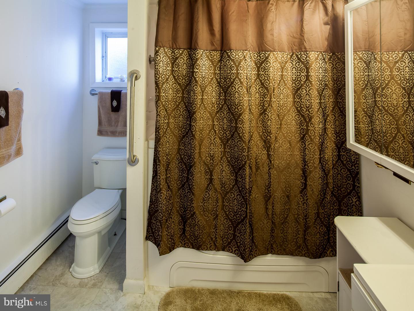 941 Kingsman Road Boothwyn, PA 19061 - Photo 10 of 15 Bathroom