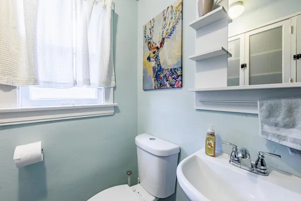 $385,000 | 410 Repton Road, Riverside, IL 60546