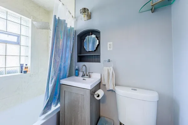 $385,000 | 410 Repton Road, Riverside, IL 60546