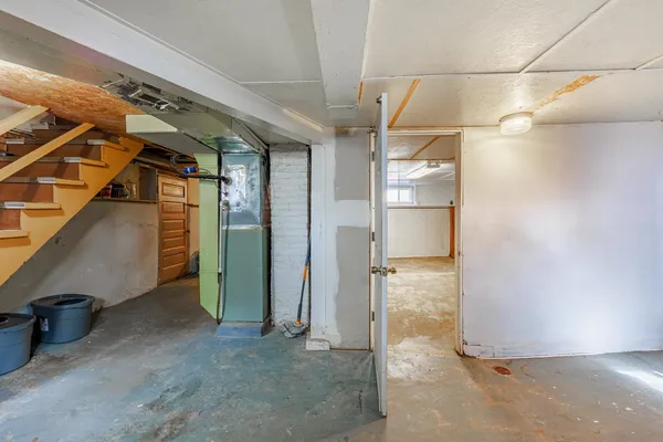 $385,000 | 410 Repton Road, Riverside, IL 60546