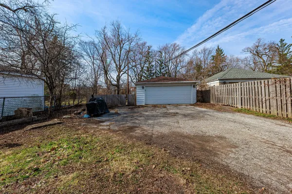 $385,000 | 410 Repton Road, Riverside, IL 60546