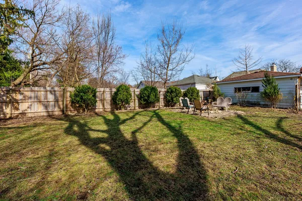 $385,000 | 410 Repton Road, Riverside, IL 60546