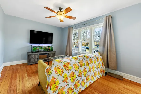 $385,000 | 410 Repton Road, Riverside, IL 60546