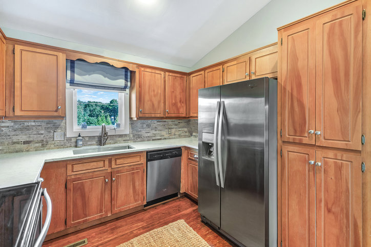 245 Inlet Point Road Fair Play, SC 29643 - Photo 14 of 49 Kitchen with eat at bar
