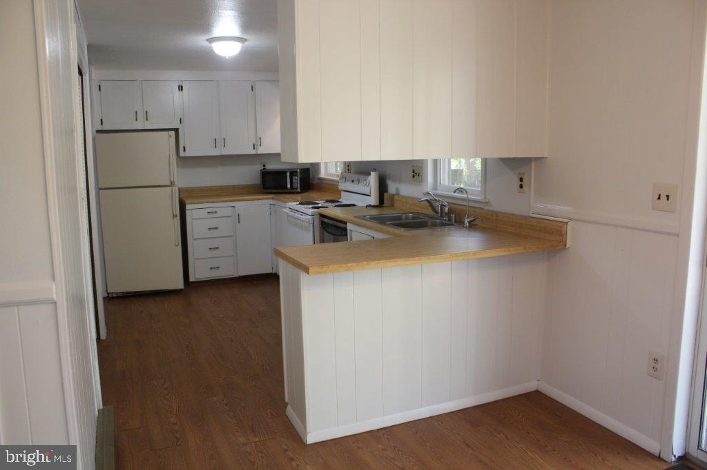 9330 Croppers Island Road Newark, MD 21841 - Photo 22 of 55 newly painted kitchen