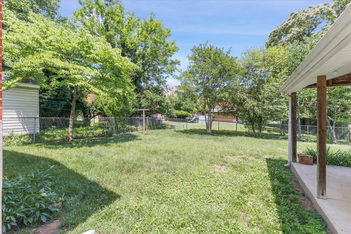 2514 Weaver Road Southwest Roanoke, VA 24015 - Photo 26 of 33 Backyard