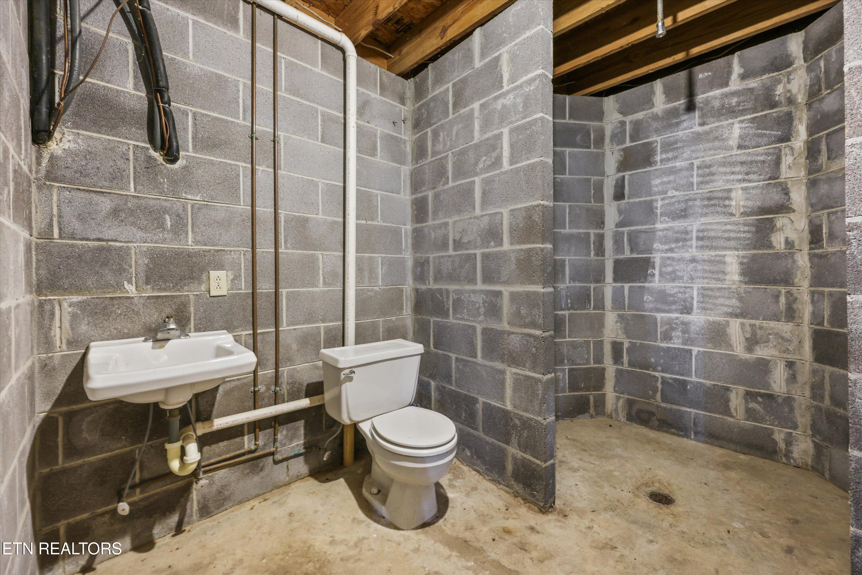 2418 Tipton Loop Road Maryville, TN 37803 - Photo 34 of 55 34-2418 Tipton Loop Rd30