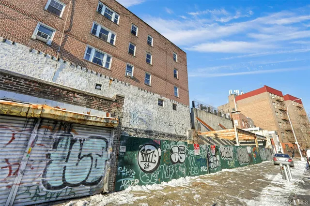 $2,299,000 | 365 East 197th Street | Fordham Manor